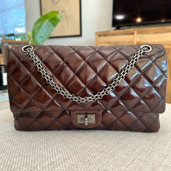 CHANEL Reissue Double Flap 226 Patent Brown Burgundy Handbag - Picture 2 of 16